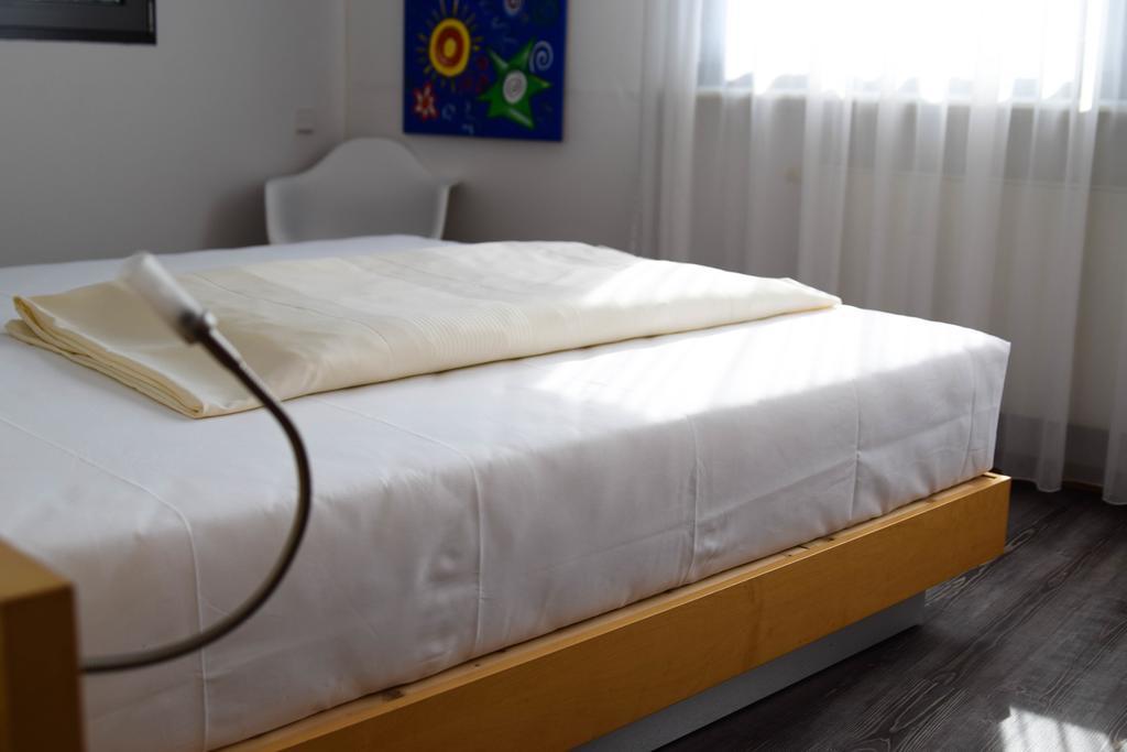 Waghäusel Cristall Hotel חדר תמונה
